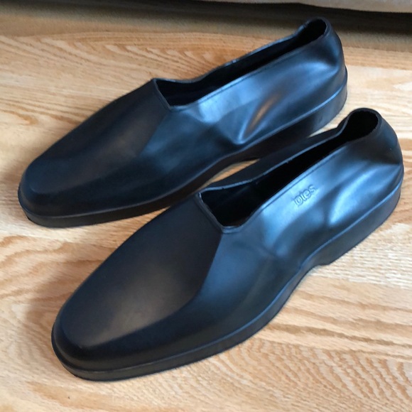 totes shoe covers